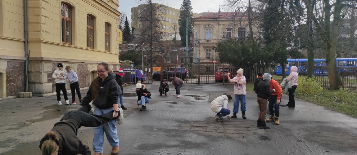 Santova výprava