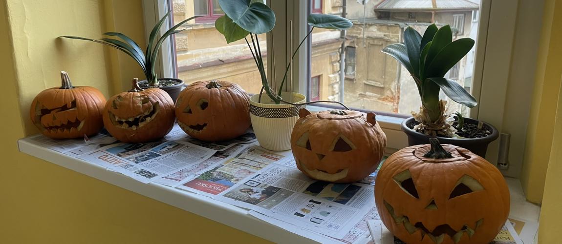 Dýně na Halloween nesmí chybět – ani ve škole! 🎃