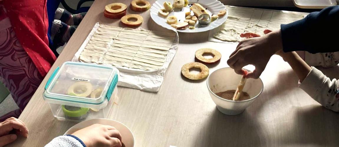 Příprava jablek v županu