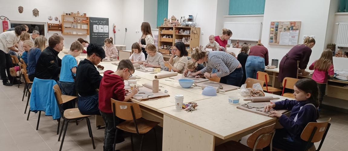 Vánoční keramika s rodiči