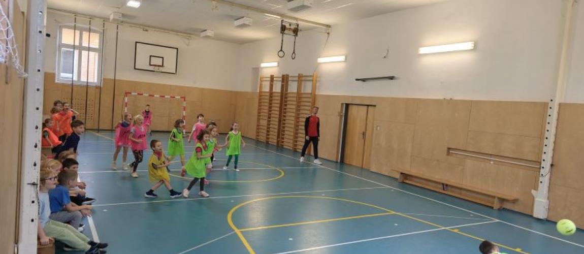 Závěrečný turnaj házené.